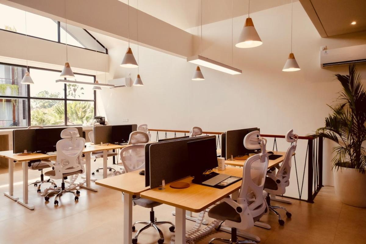 Thehub Pererenan Coworking, Pool And Rooftop Чангу Экстерьер фото